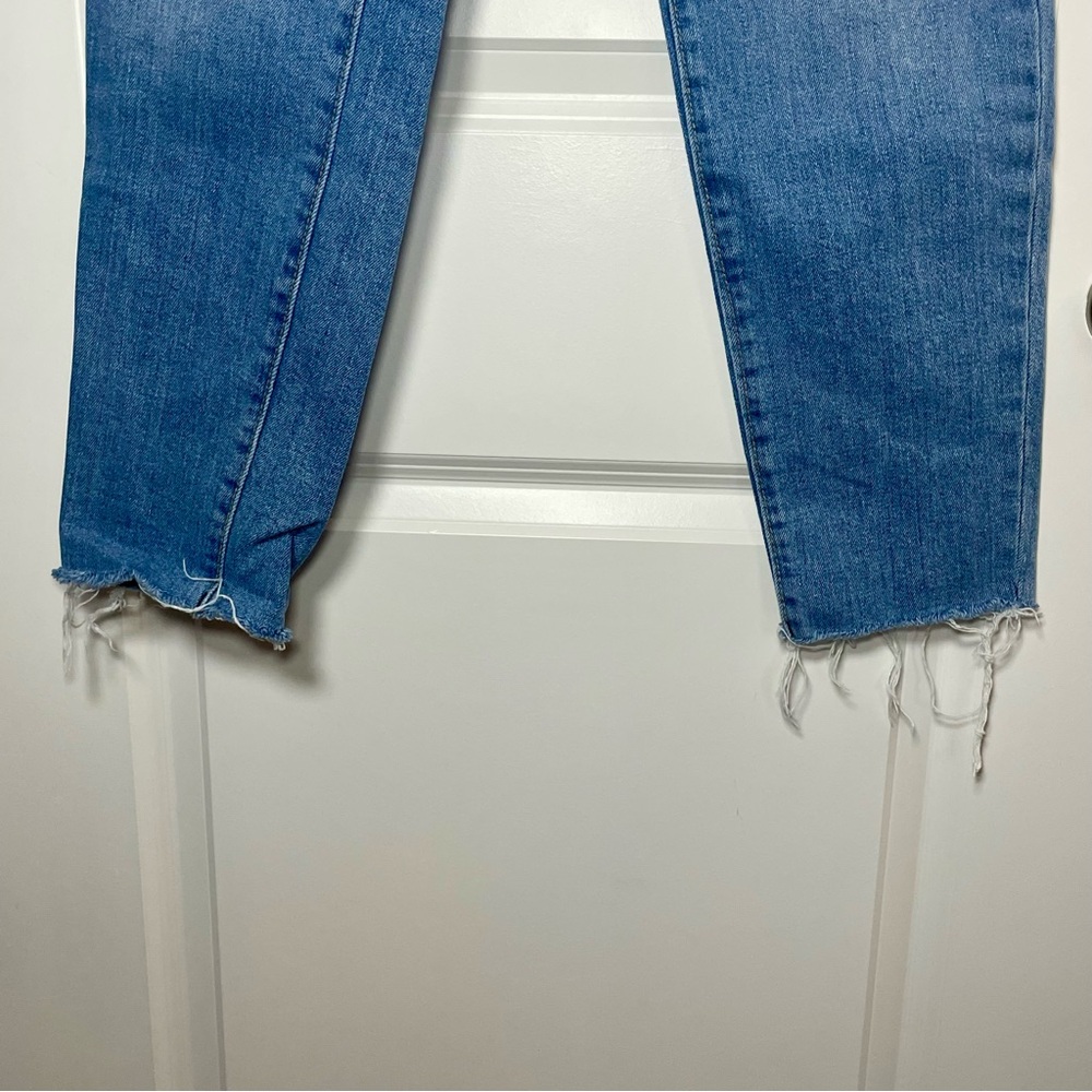 Old Navy Light Wash Distressed Jeans Raw Hem Straight Leg Casual Trendy - Picture 9 of 9